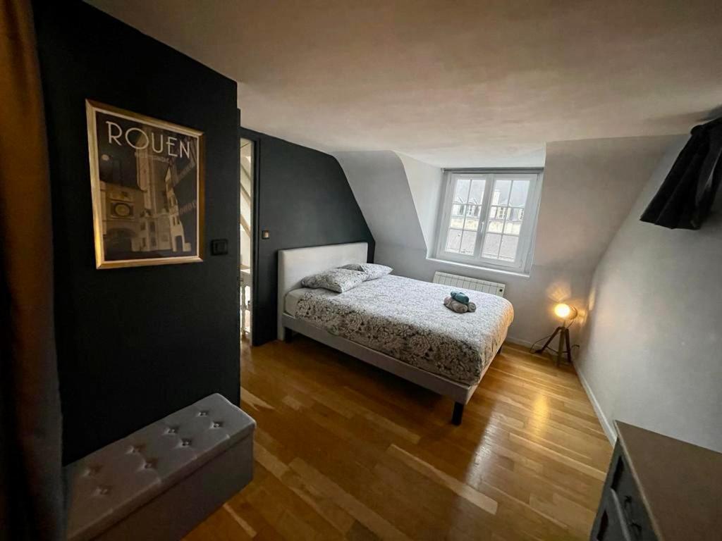 Sous Les Clochers De Rouen - Spacieux Logement Exteriör bild
